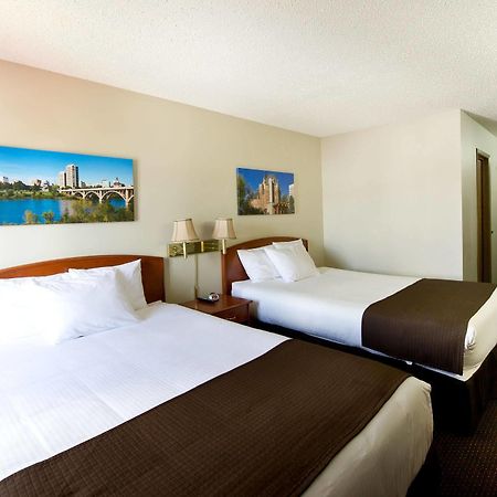Riviera Motor Inn Saskatoon Exterior foto